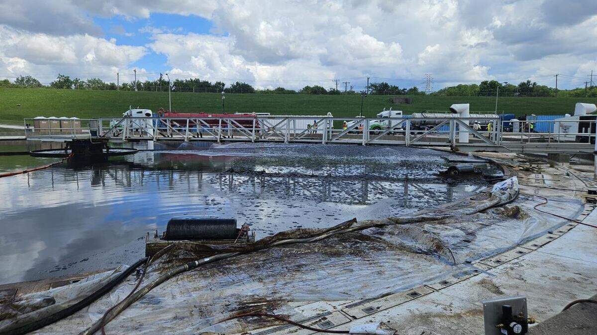 Fort Worth sewage cleanup after Arlington oil spill | Fort Worth